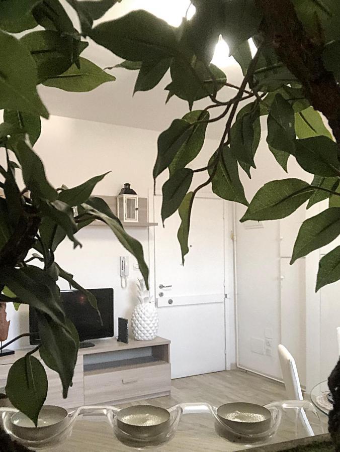 Familybo Apartments Bologna Delight - Front Station Екстер'єр фото