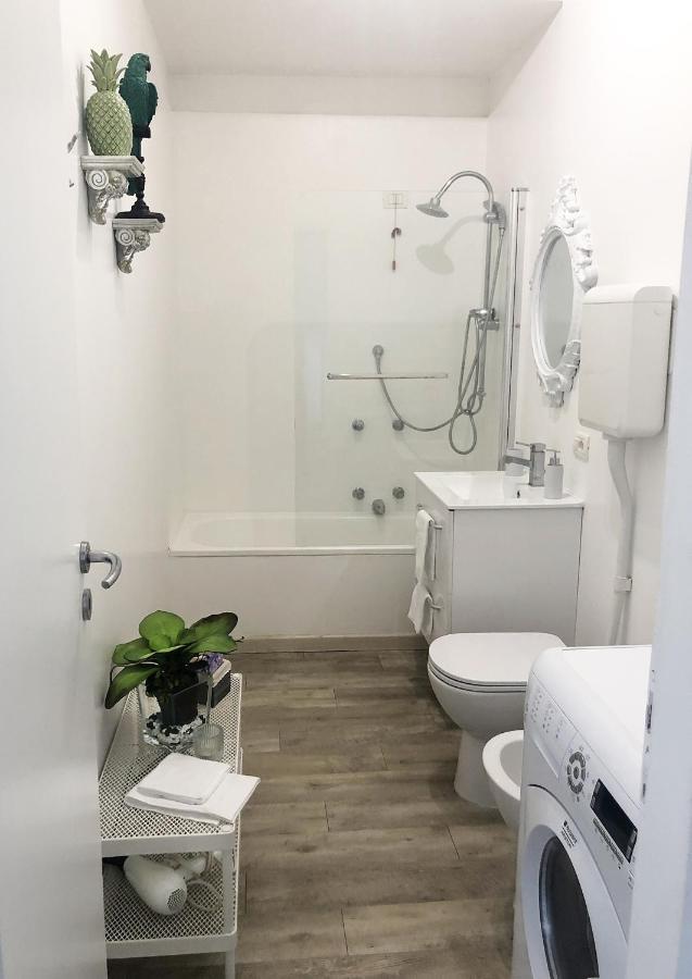 Familybo Apartments Bologna Delight - Front Station Екстер'єр фото